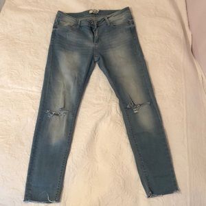 Forever 21 skinny ripped jeans